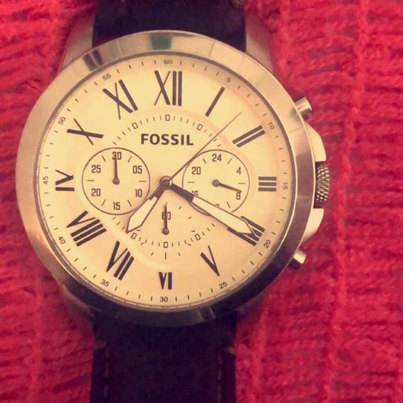 200$ (BRAND NEW) Big Face Fossil Watch -MENS- - Picture 2 of 5